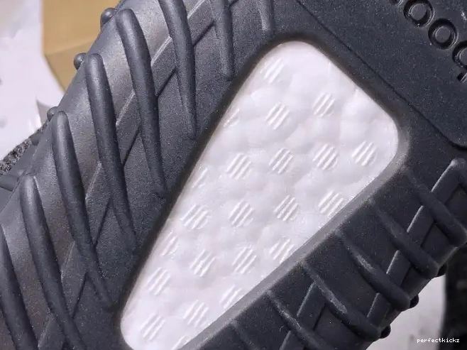 Static (Reflective) V2 FU9007 Black 350 - Adidas Boost Yeezy 0511